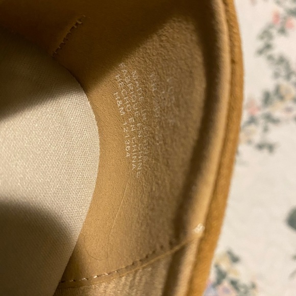 *H&M - Mustard yellow suede heals - Picture 2 of 5